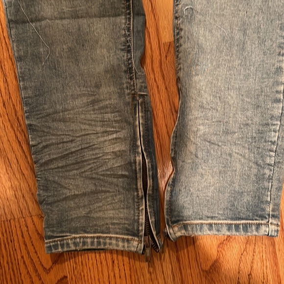 34x34 Skinny Light Wash Zip Jeans - Picture 4 of 4